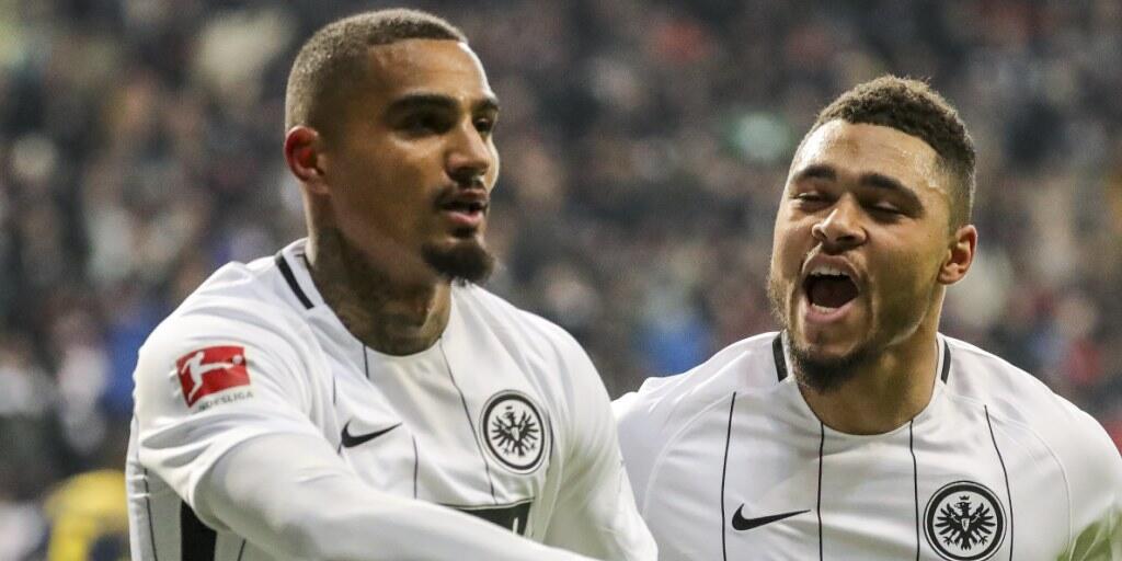 Kevin-Prince Boateng (links) feiert sein Siegtor über RB Leipzig
