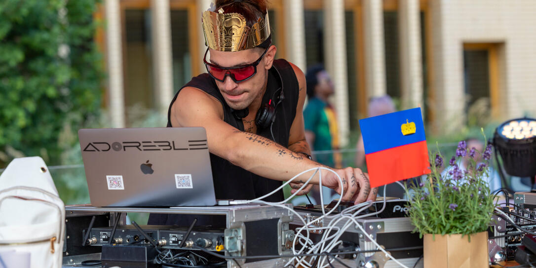 DJ Adoreble