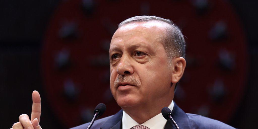 Die Märkte goutieren die Politik von Präsident Erdogan nicht. Moody's senkt das Rating für die Türkei auf Ramschniveau. (Archiv)