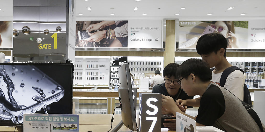 Samsung-Laden in Seoul: Das neue Smartphone Galaxy S7 verhalf Samsung zu einem erneuten Umsatzwachstum. (Archivbild)