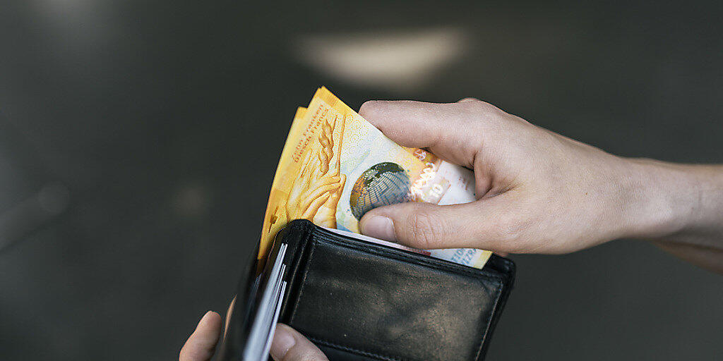 Nur 36 Prozent der Ausgaben werden mit Bargeld bestritten. (Archivbild)