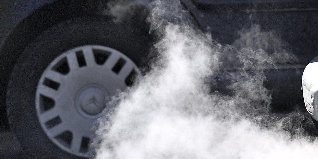 In Berlin drohen die Einführung von Fahrverboten und Streckensperrungen für Dieselautos. Am nächsten Dienstag beraten die Richter.(Symbolbild)