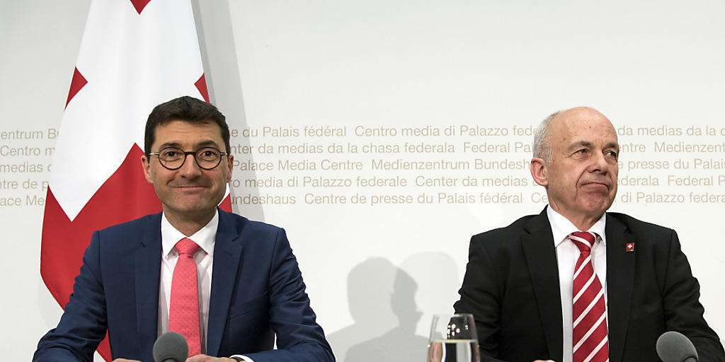 Finanzminister Ueli Maurer hat am Mittwoch den neuen Staatssekretär für internationale Finanzfragen vorgestellt. Die Wahl fiel auf Jörg Gasser.