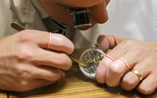 Schweizer Uhrenindustrie sieht weiterhin schwarz. (Archiv)