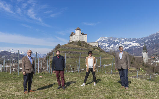 Der Vorstand des Vereins Festspiele Burg Gutenberg stellte sich vor: Präsident Dominik Frick, Regisseur Niko Büchel, Kommunikationsverantwortliche Heidi Salmhofer und Vizepräsident Thomas Hassler.