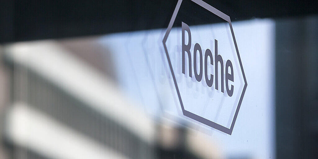 Roche kommt auf der Suche nach einem Coronamittel voran. Das bereits zugelassene Roche-Mittel Actemra/RoActemra (Tocilizumab) hat in einer Studie die angestrebte Wirkung bei Patienten mit coronabedingter Lungenentzündung erreicht. (Archivbild) Roche kommt auf der Suche nach einem Coronamittel voran. Das bereits zugelassene Roche-Mittel Actemra/RoActemra (Tocilizumab) hat in einer Studie die angestrebte Wirkung bei Patienten mit coronabedingter Lungenentzündung erreicht. (Archivbild)