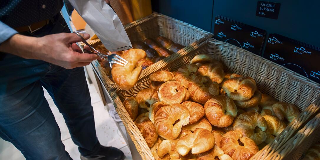 CROISSANT, GIPFELI, BROT, BACKWAREN, CROISSANT, GIPFELI, BROT, BACKWAREN,