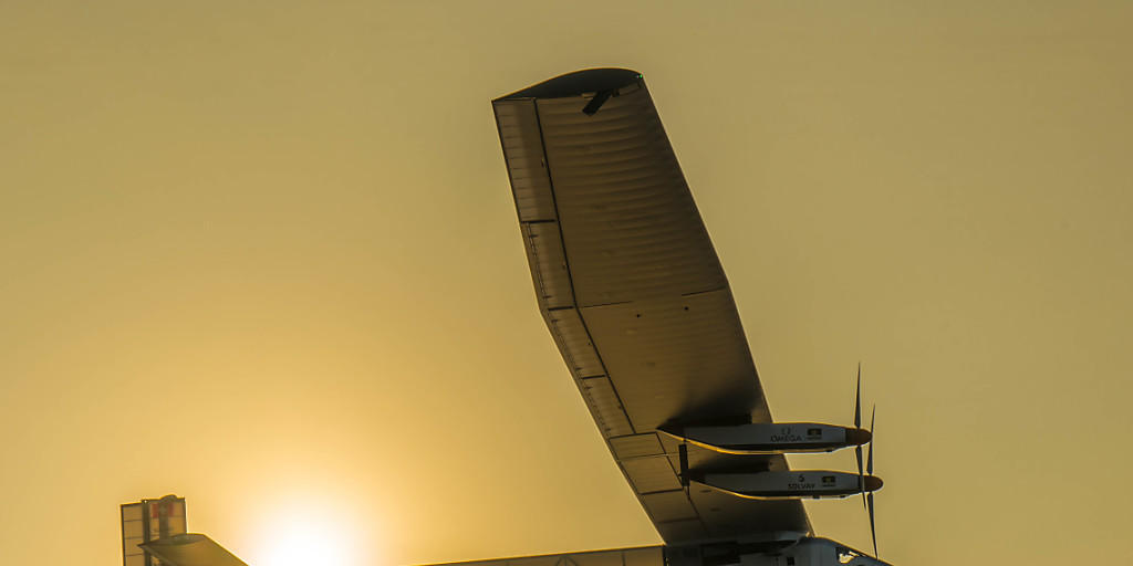 Das Solarflugzeug "Solar Impulse 2" auf einem Testflug in Hawaii. (Archiv)