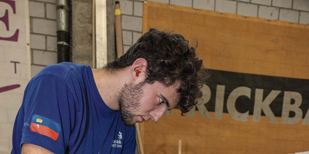 Noah Oehry — Frickbau AG, Maurer