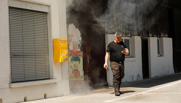 Schluss&uuml;bung beim Kurs f&uuml;r neue Feuerwehrleute beim "Restaurant L&ouml;wen&raquo; in Gamprin-Bendern.