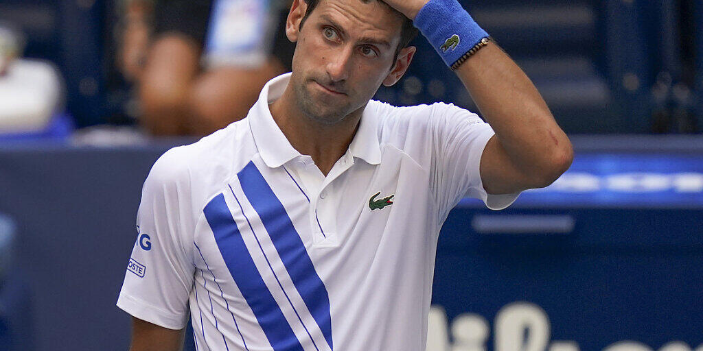 Novak Djokovic verteidigt die Linienrichterin