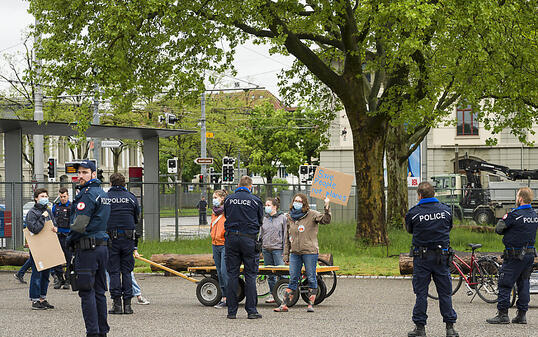 Klima-Aktivisten fordern nach der Corona-Krise ein soziales und ökologisches Konjunkturprogramm. (Archivbild)