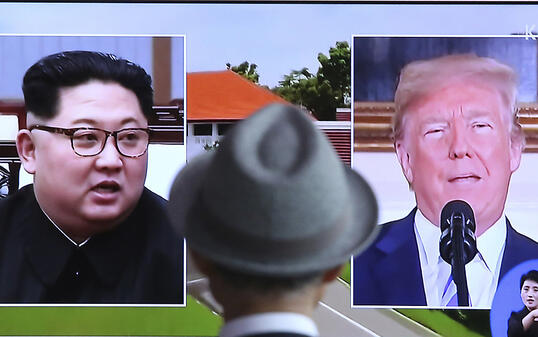 Das südafrikanische Fernsehen berichtet über die Vorbereitungen für den Gipfel zwischen US-Präsident Donald Trump und den norkoreanischen Machthaber Kim Jong Un.