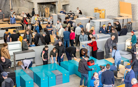 Reportage: Landesverwaltung verkauft B&uuml;romobiliar