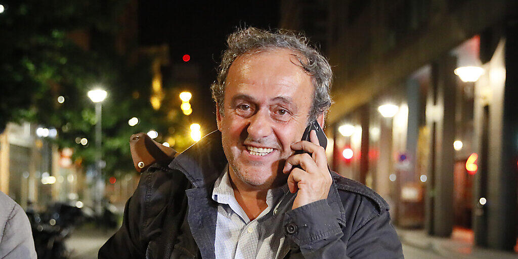 Lässt nicht locker: Der umtriebige Michel Platini will wieder auf die Fussballbühne zurückkehren. Lässt nicht locker: Der umtriebige Michel Platini will wieder auf die Fussballbühne zurückkehren.