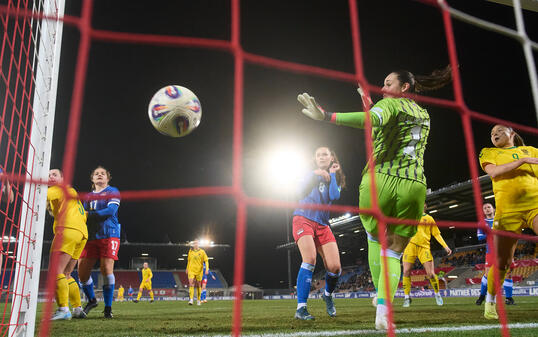 F&uuml;r Marcia Bischofberger war es kein guter Abend &ndash; sechsmal musste sie hinter sich greifen.