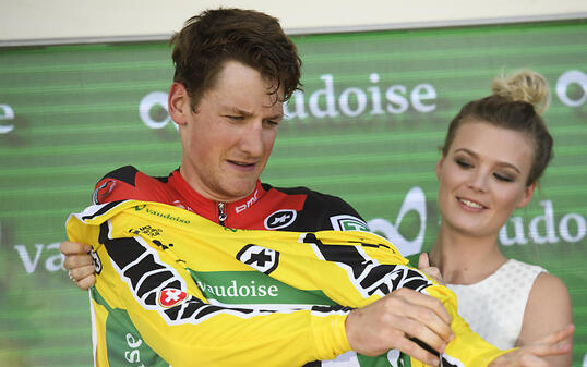 Stefan Küng (links) musste sein Leadertrikot abgeben