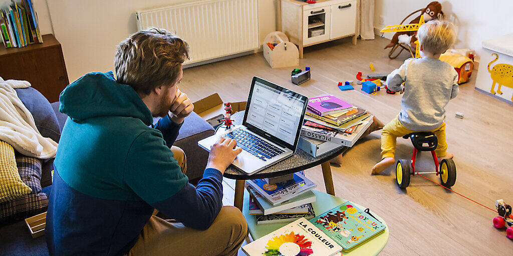 Wie damals im Lockdown - Arbeit und Kinderbetreuung unter einem Hut. (Archivbild)