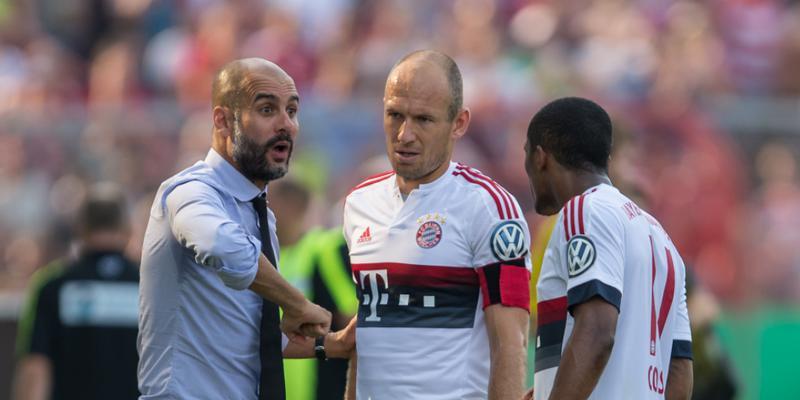 Bayern-Trainer Pep Guardiola (links) startet heute mit dem Titelverteidiger in die neue Bundesliga-Saison Bayern-Trainer Pep Guardiola (links) startet heute mit dem Titelverteidiger in die neue Bundesliga-Saison