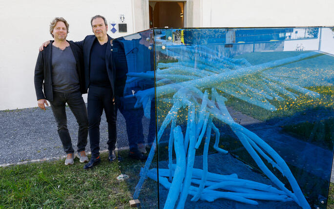 Vernissage &laquo;Interferenzen&raquo; mit Werken von Michael Tolloy und Patrick Kaufmann im Alten Pfarrhof  Balzers.