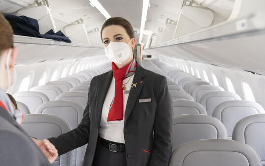 HELVETIC, HELVETIC AIRWAYS, AIRLINE, FLUGZEUGGESELLSCHAFT, LUFTFAHRTGESELLSCHAFT, LUFTFAHRTUNTERNHEMEN, FLUGWESEN, FLUGVERKEHR, LUFTVERKEHR, FLIEGER, FLUGBETRIEB, FLUGANBIETER, FLUG, CREW, CABIN CREW, FLUGBESATZUNG, FLIGHT ATTENDANT, FLUGBEGLEITUNG, FLUGBE