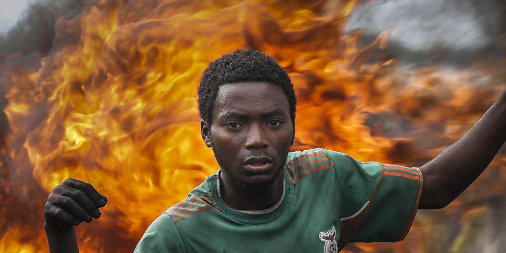 Protest gegen Präsident Pierre Nkurunziza enzündet sich an dessen Unwillen, abzutreten