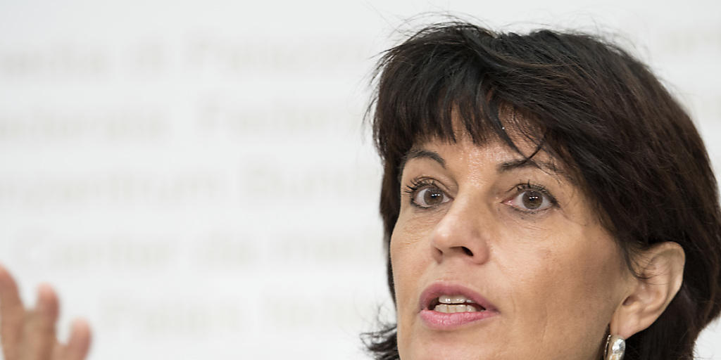 Umweltministerin Doris Leuthard erklärt, wie der Bundesrat die Treibhausgasemissionen senken will.