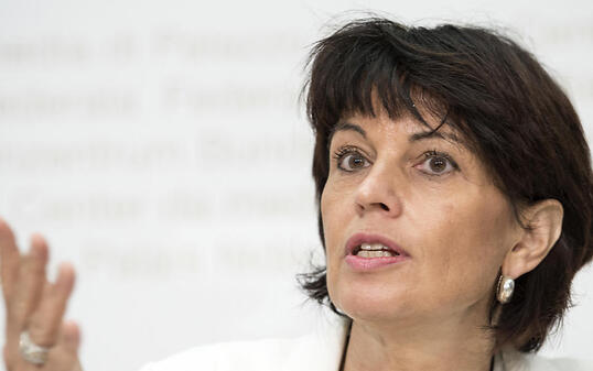 Umweltministerin Doris Leuthard erklärt, wie der Bundesrat die Treibhausgasemissionen senken will.