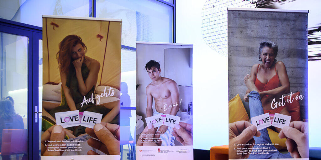 Im Zentrum der neuen Love-Life-Kampagne steht das Kondom. Kondome schützen vor HIV und anderen sexuell übertragbaren Infektionen.