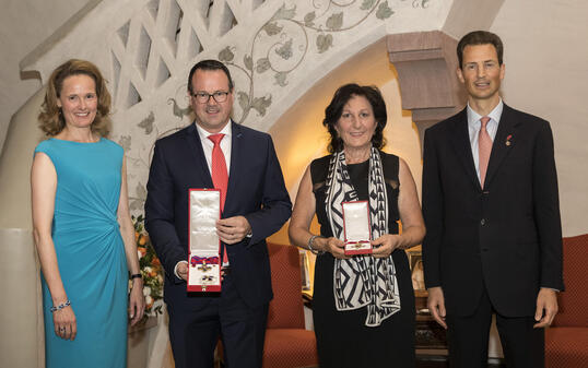 Ordensverleihung auf Schloss Vaduz