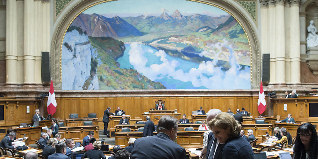 Der Nationalrat hat sich am ersten Tag der Sondersession mit der Legislaturplanung befasst. Nach seinem Willen soll der Bund noch mehr sparen als bereits geplant.
