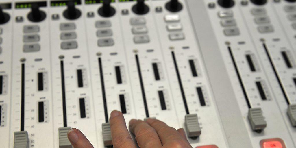 Der Bund will Privatradios in Agglomerationen von der Konzessionspflicht befreien und ihnen damit mehr Autonomie gewähren. Bei den Betroffenen kommen diese Pläne gar nicht gut an. (Symbolbild)