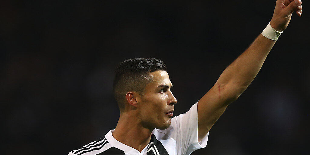Juventus-Stürmer Cristiano Ronaldo bejubelt den Sieg seines Team bei seinem früheren Verein Manchester United