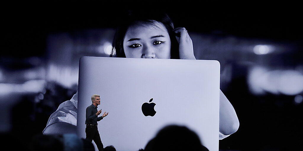 Einen Fokus setzt Apple weiterhin auf den Datenschutz. So bekommen Nutzer die Möglichkeit, ihren Aufenthaltsort auch nur einmal mit einer App zu teilen - bisher kann man nur der permanenten Nutzung von Ortsdaten bei aktiver Anwendung zustimmen.