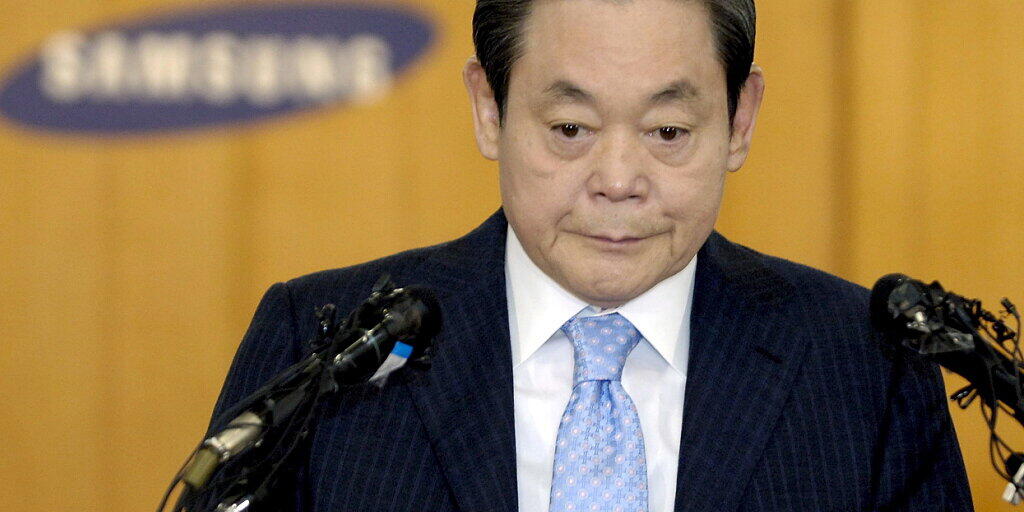 Der Verwaltungsratspräsident von Samsung, Lee Kun Hee, ist am Sonntag verstorben. (Archivbild) Der Verwaltungsratspräsident von Samsung, Lee Kun Hee, ist am Sonntag verstorben. (Archivbild)