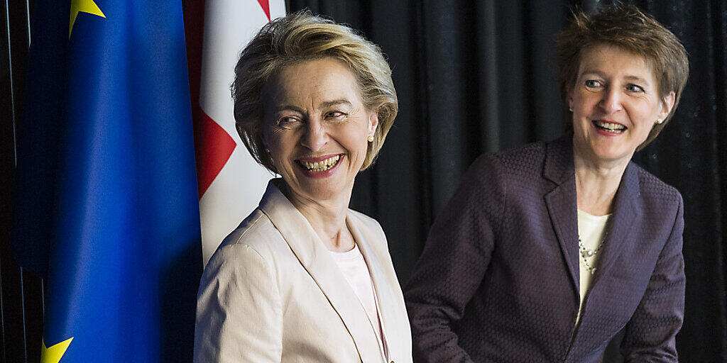 Lachende Gesichter auf beiden Seiten: Vor dem Treffen unter dem Vorsitz von Bundespräsidentin Simonetta Sommaruga (rechts) und EU-Kommissionspräsidentin Ursula von der Leyen war nichts von der Eiszeit im Rahmenabkommen-Dossier zu spüren.