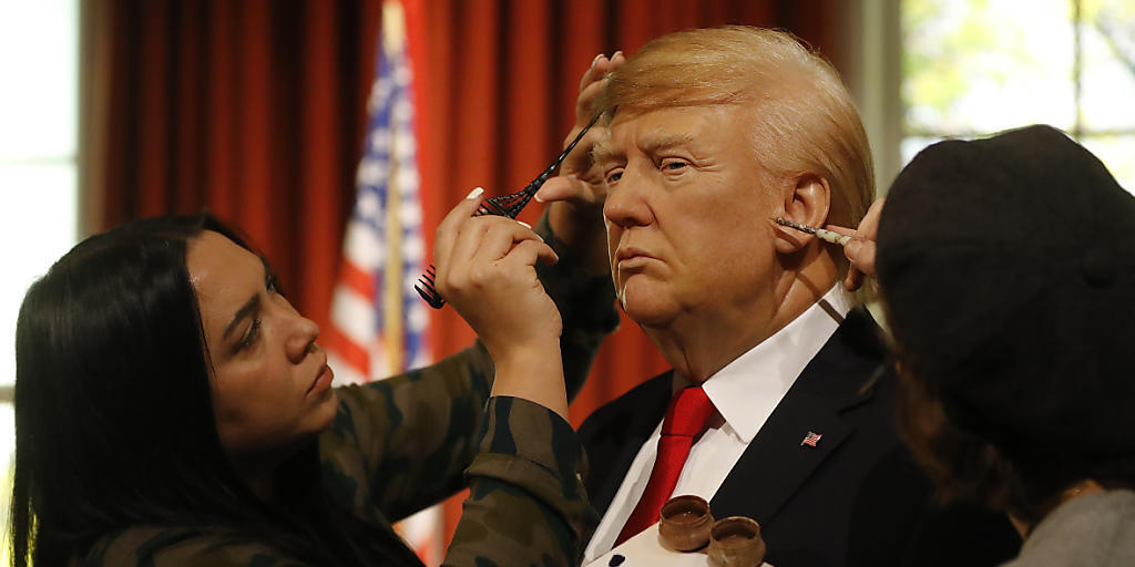 Letzte Retuschen am k&uuml;nftigen US-Pr&auml;sidenten: Das Wachsfigurenkabinett Madame Tussauds in London ist bereit f&uuml;r die Amtseinsetzung von Donald Trump.