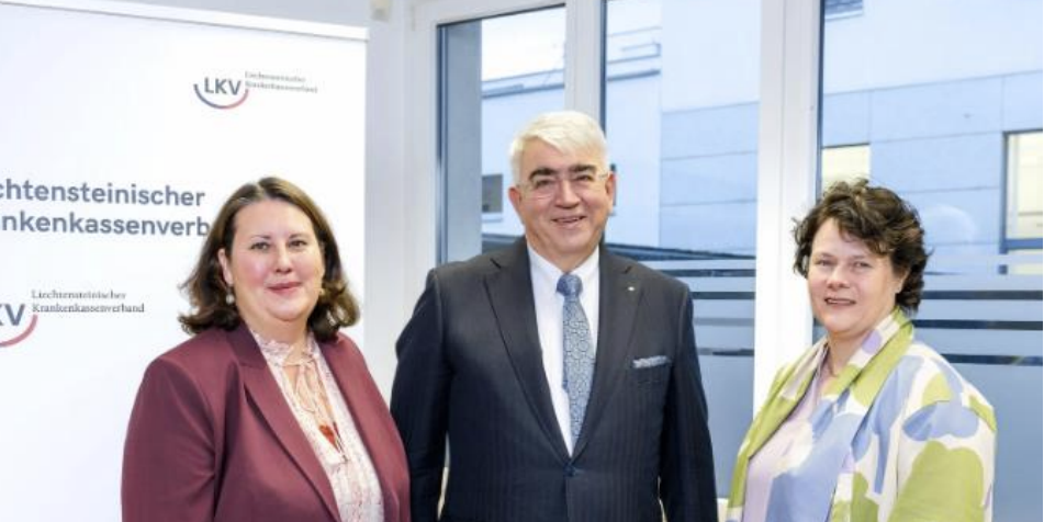 Die neue Geschäftsführung mit dem Präsidenten des LKV