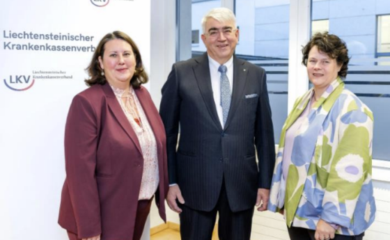 Die neue Geschäftsführung mit dem Präsidenten des LKV