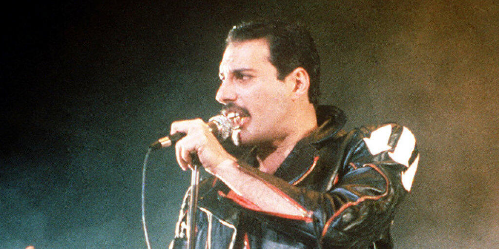 Rund 27 Jahre nach dem Tod von Queen-Sänger Freddie Mercury ist der Song "Bohemian Rhapsody" der am häufigsten gestreamte Song des 20. Jahrhunderts. (Archivbild) Rund 27 Jahre nach dem Tod von Queen-Sänger Freddie Mercury ist der Song "Bohemian Rhapsody" der am häufigsten gestreamte Song des 20. Jahrhunderts. (Archivbild)