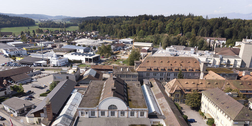 Langenthal erhält den diesjährigen Wakkerpreis für seinen Umgang mit dem baulichen Erbe der Industriegeschichte. Hier im Bild das "Porzi"-Areal in Langenthal. (KEYSTONE/Gaetan Bally)