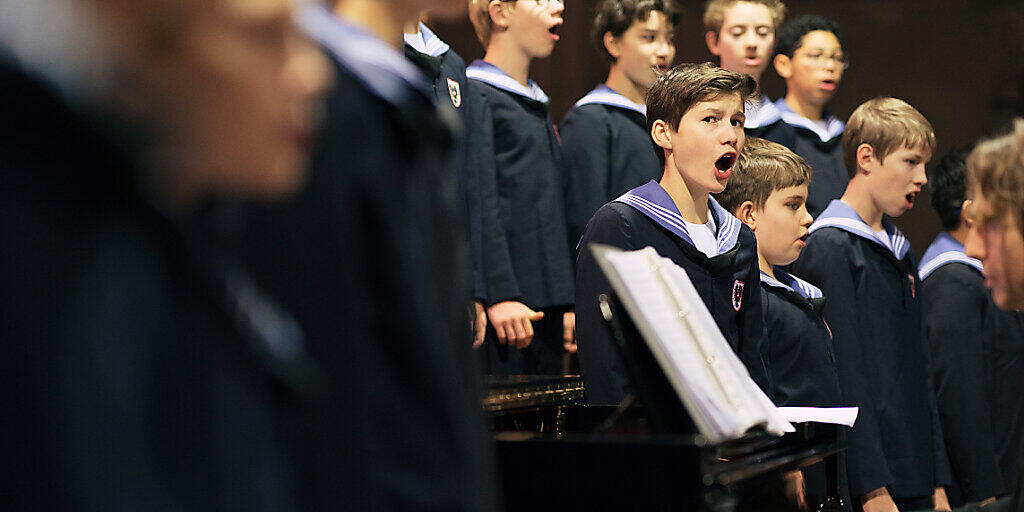 HANDOUT - Die Wiener Sängerknaben. Der ein halbes Jahrtausend alte Kinderchor aus Habsburger Zeiten, der auf Konzerten weltweit die «Kulturnation Österreich» verkörpert, steht vor der Pleite. Foto: Lukas Beck/Wiener Sängerknaben/dpa - ACHTUNG: Nur zur redaktionellen Verwendung im Zusammenhang mit der aktuellen Berichterstattung und nur mit vollständiger Nennung des vorstehenden Credits