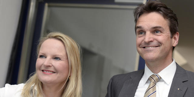 Nicole Barandun-Gross, CVP-Chefin (l.) und Beat Walti, FDP-Chef
