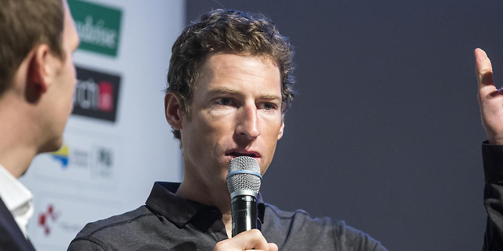 Radprofi Martin Elmiger - im Bild an der Medienkonferenz der Tour de Suisse vor zwei Wochen - startet am Samstag in Cham vor seiner Haustüre