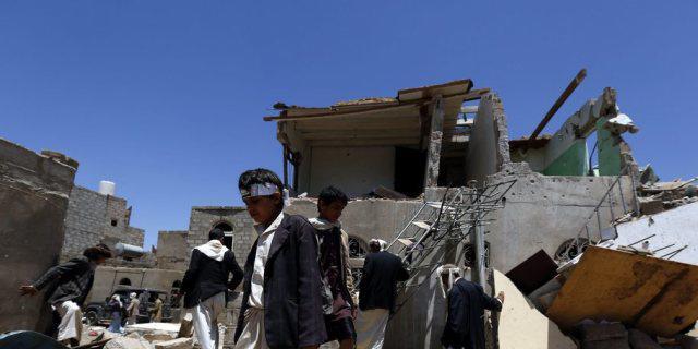 Zerstörungen in Sanaa nach Angriff der arabischen Militärkoalition