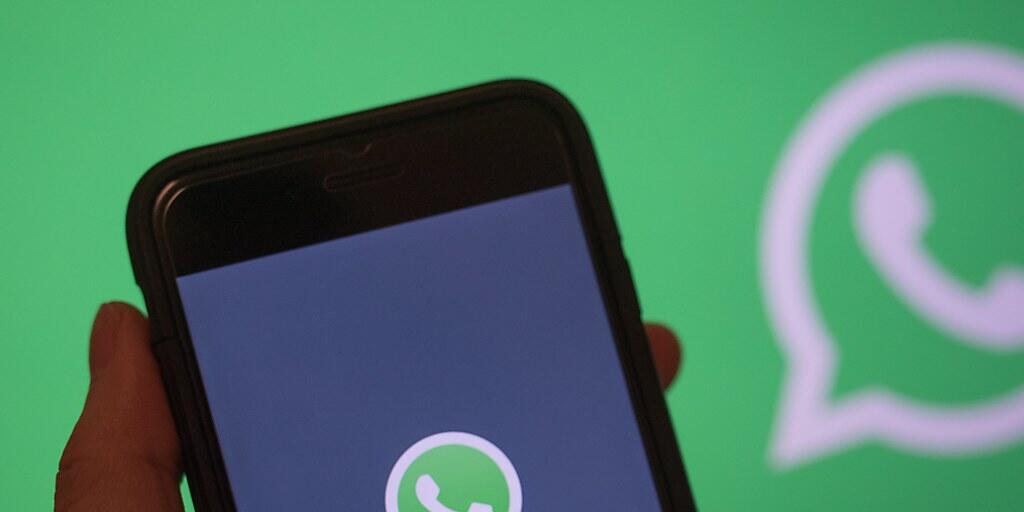 Einige Neujahrsgrüsse dürften sich am Silvesterabend verzögert haben: Der Messenger-Dienst WhatsApp funktionierte zeitweise nicht.