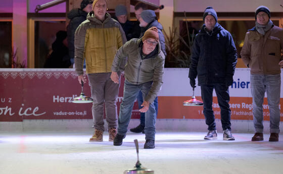 Dörferduell Eisstockschiessen
