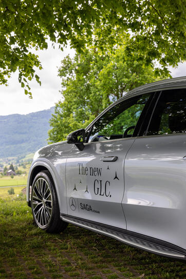 Mercedes-Benz-GLC-400-4MATIC-EQ-2026