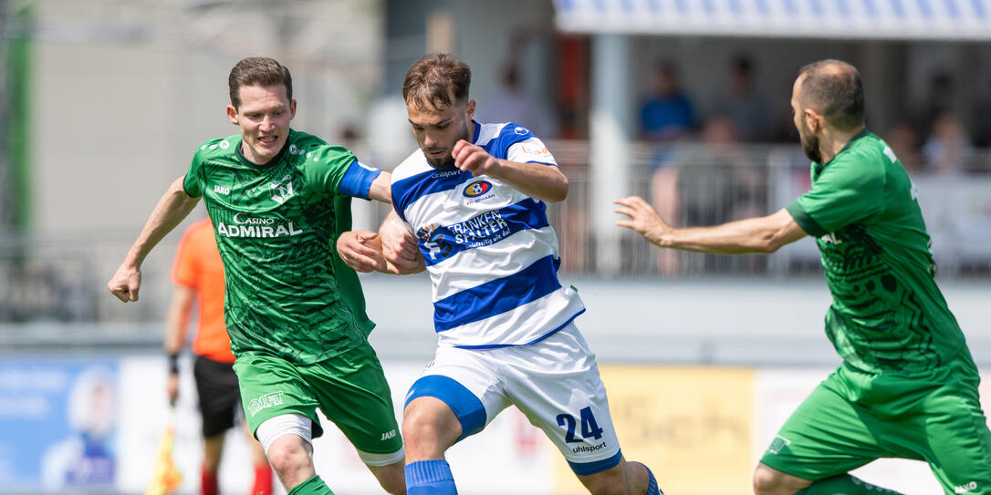 im Hinspiel trennten sich die beiden Teams mit einem 3:3-Unentschieden.