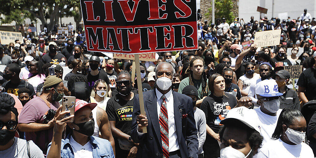 Der Tod des Afroamerikaners George Floyd löste in den ganzen USA Proteste aus. (Foto: Marcio Jose Sanchez / AP/KEYSTONE-SDA)